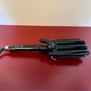 Black Triple Barrel Hair Curler